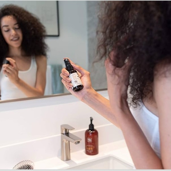 Soapbox Coconut Milk Hair Mist With Vitamin E - Picture 6 of 10